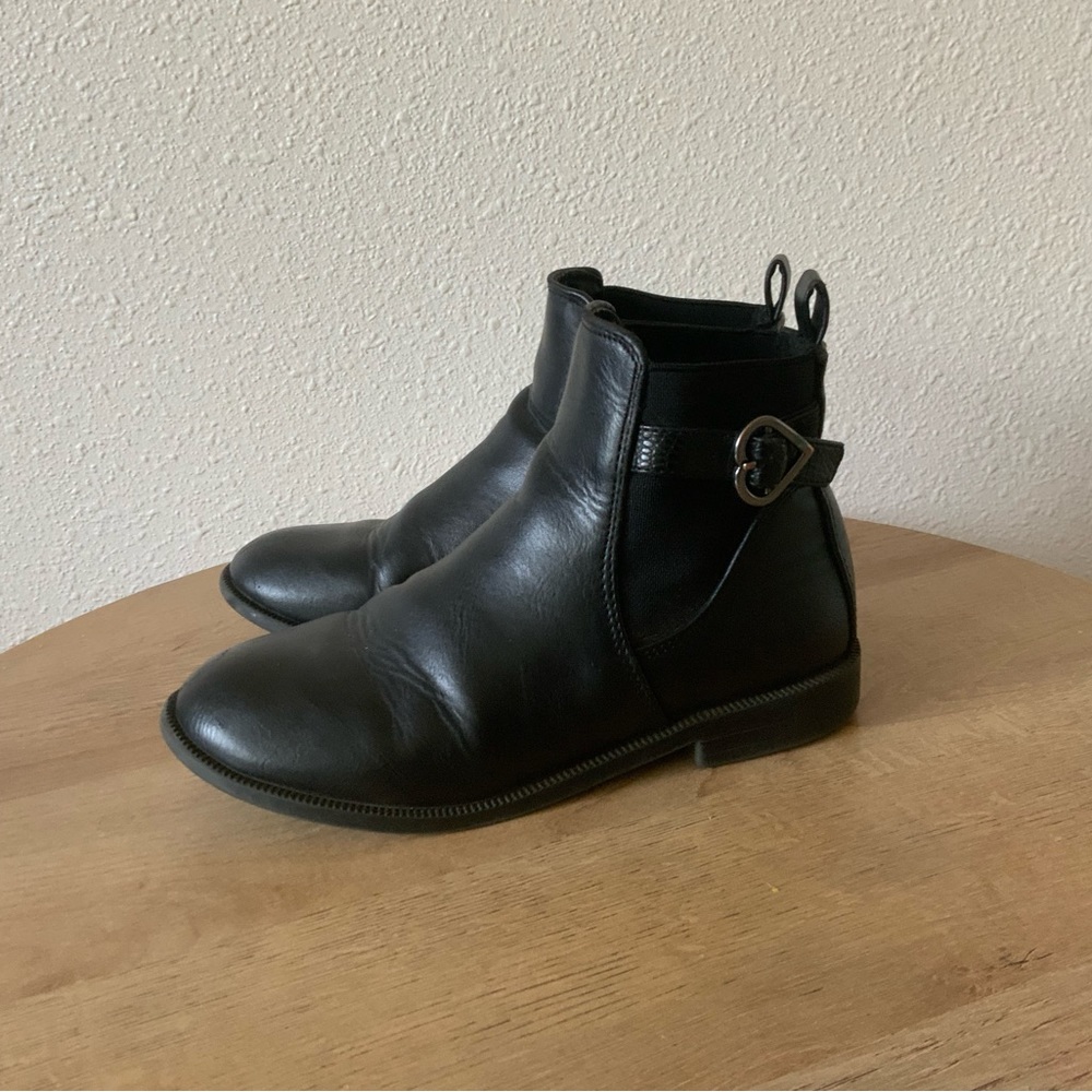 Cute boots for boys or girls size 8